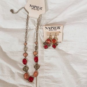 NECKLACE AND EARRINGS SET